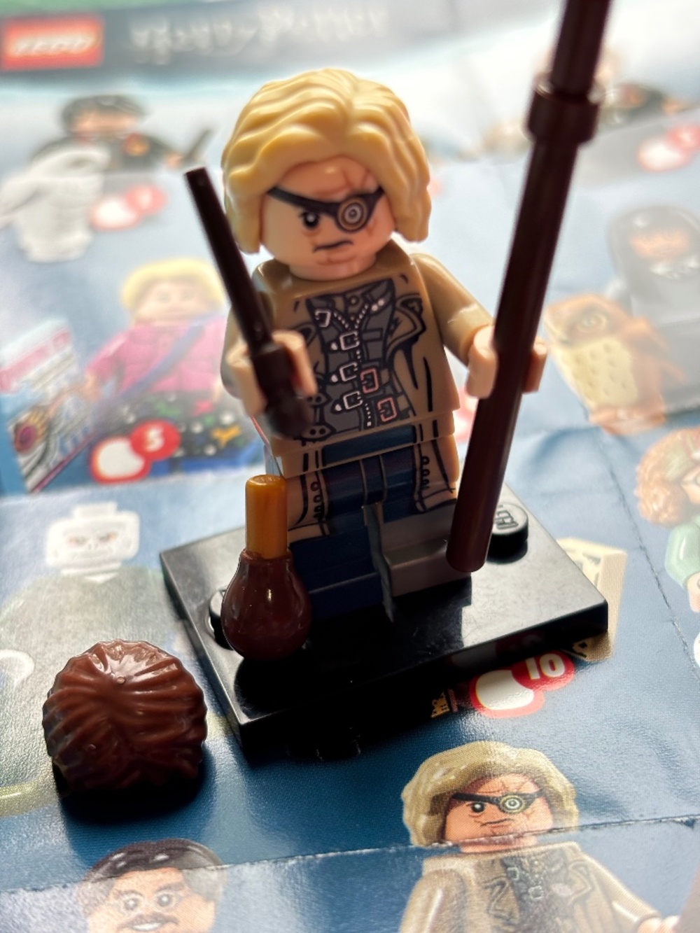 LEGO HARRY POTTER "Mad Eye Moody" colhp14 with stand, pamphlet & accessories.